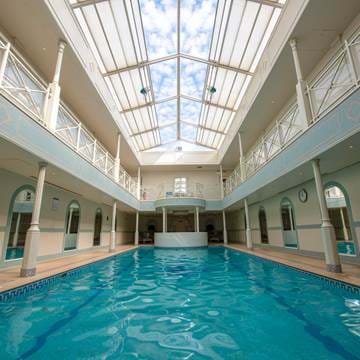 The Lygon Arms Hotel — interior and exterior view 9