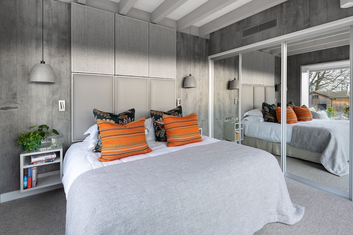 Gilpin Hotel & Lake House — interior and exterior view 2