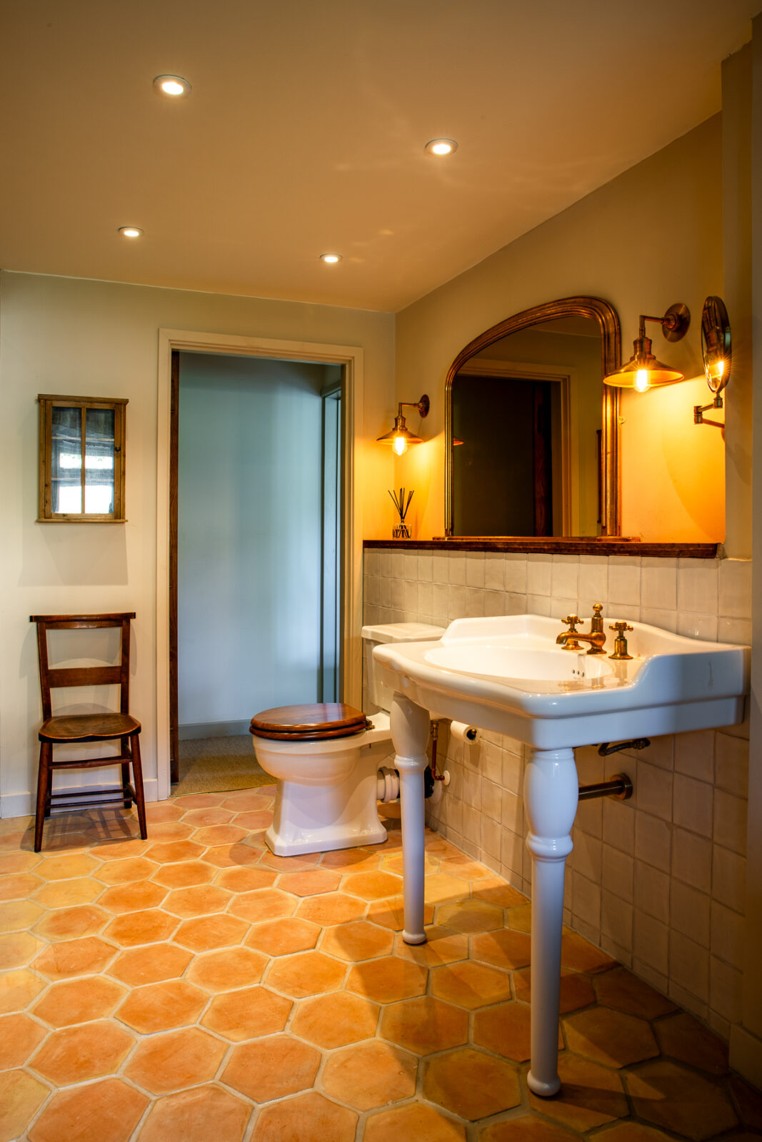 Todthatch — interior and exterior view 63