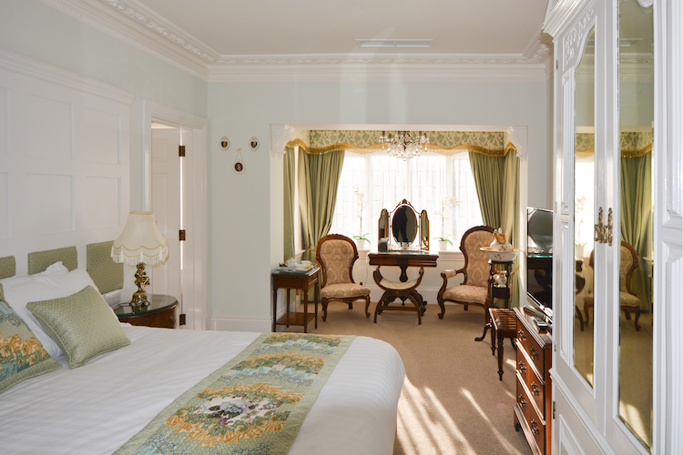 Haven Hall Hotel — interior and exterior view 2