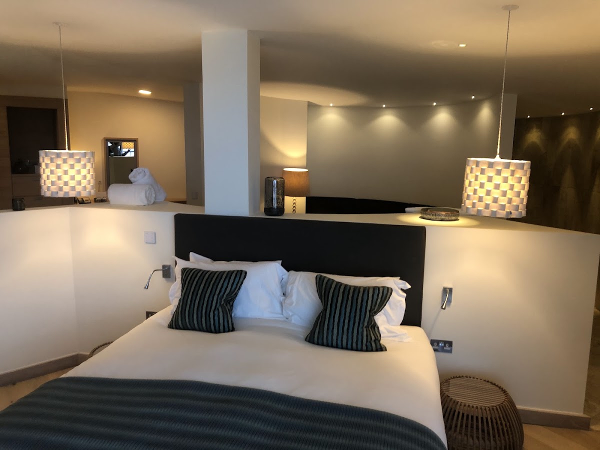 The Scarlet — interior and exterior view 2