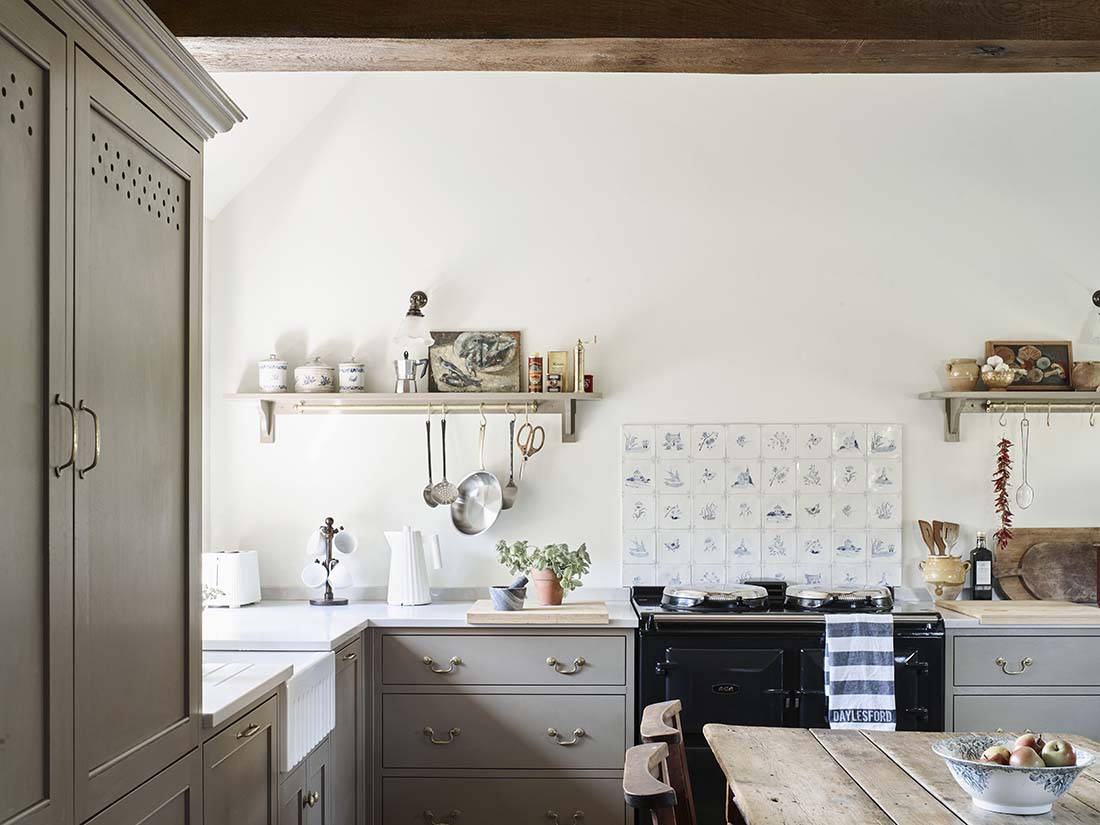 Todthatch — interior and exterior view 67