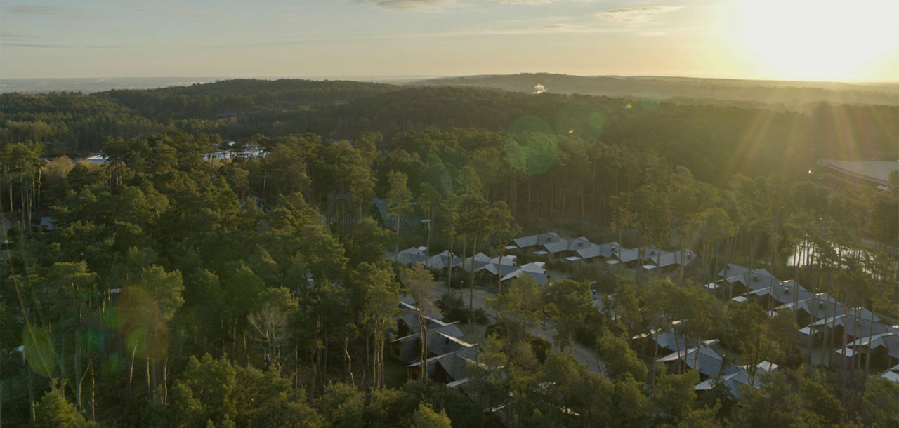 Center Parcs Treehouses — interior and exterior view 12