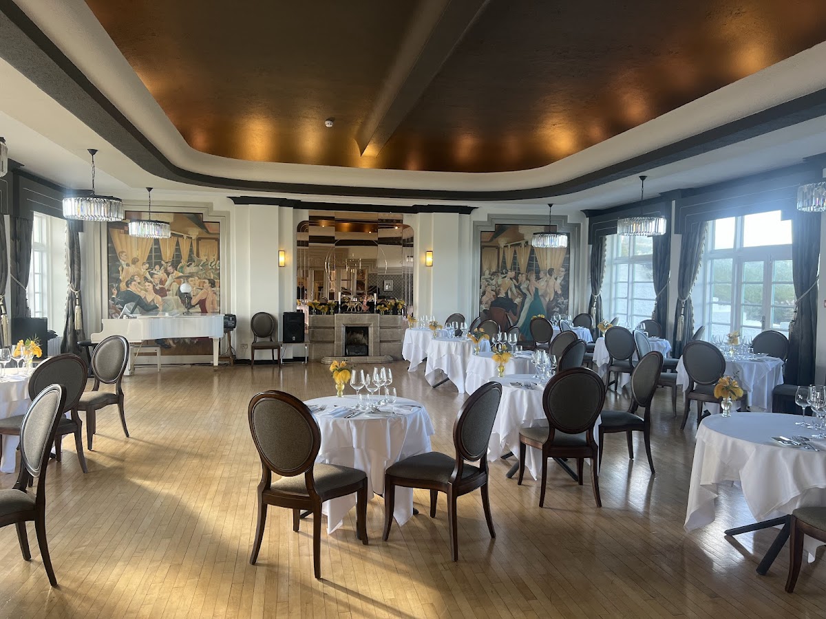 Burgh Island Hotel — interior and exterior view 5