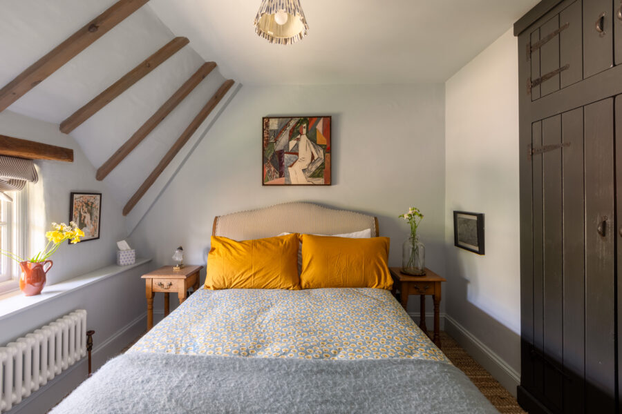 Mollie's Cottage — interior and exterior view 16