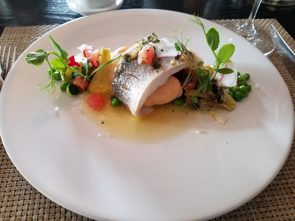 Rocpool Reserve — interior and exterior view 6