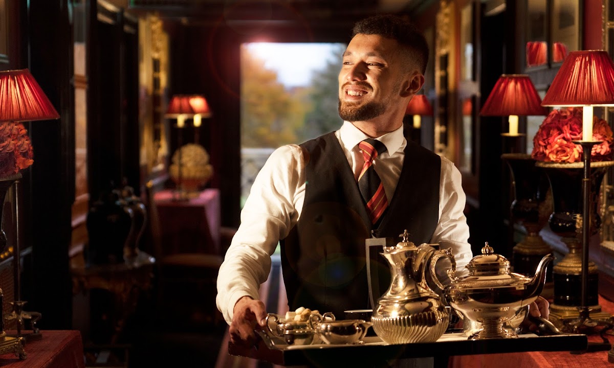 Prestonfield House — interior and exterior view 6