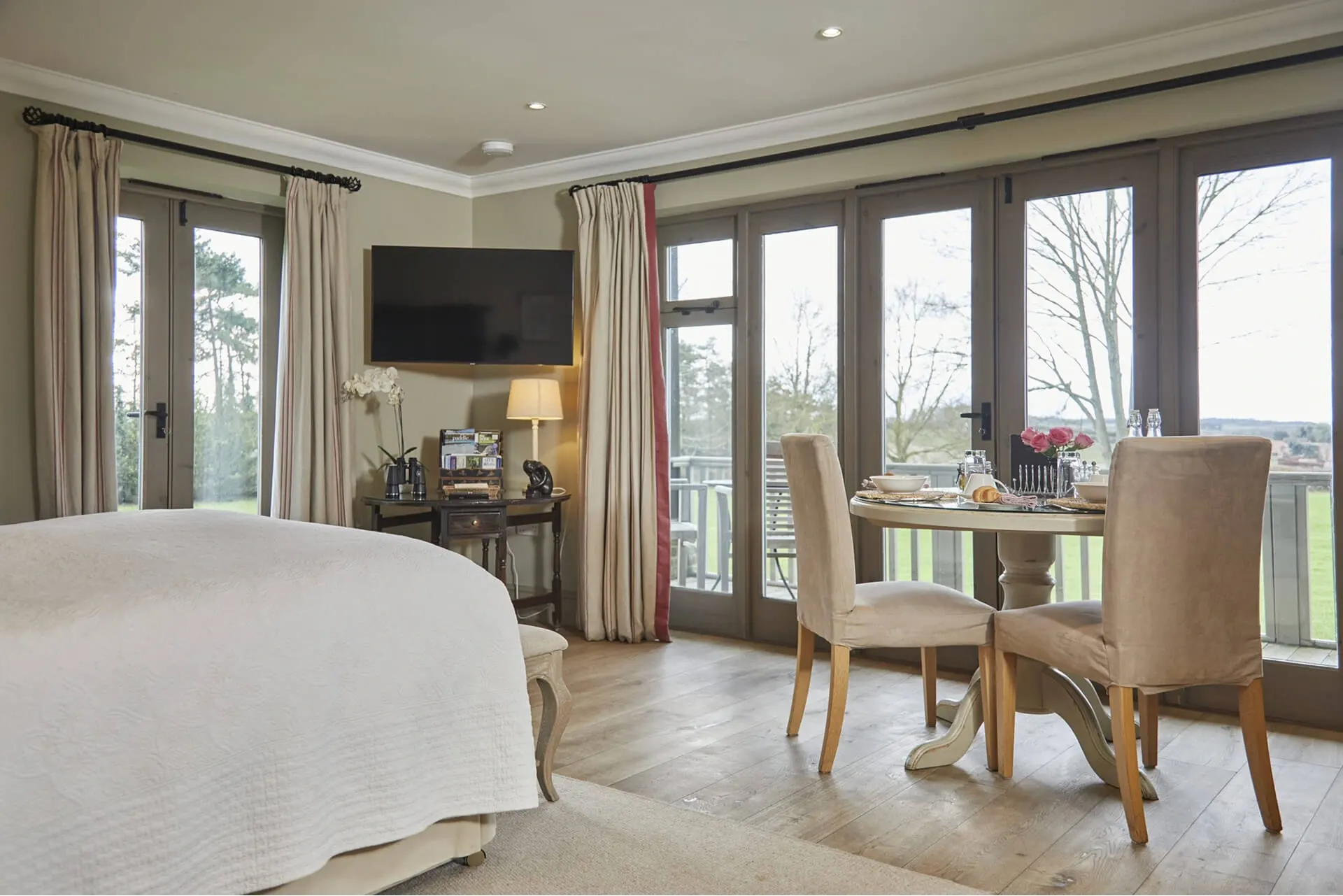 Magazine Wood — interior and exterior view 12