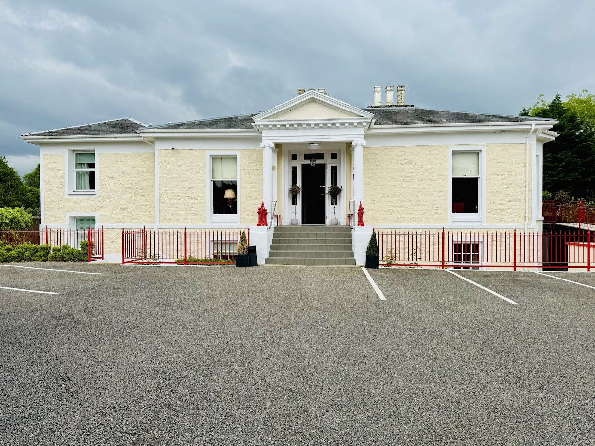 Rocpool Reserve — interior and exterior view 4