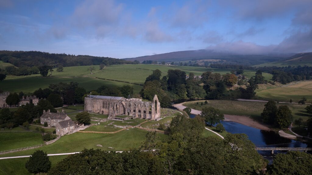 The Devonshire Arms — interior and exterior view 12