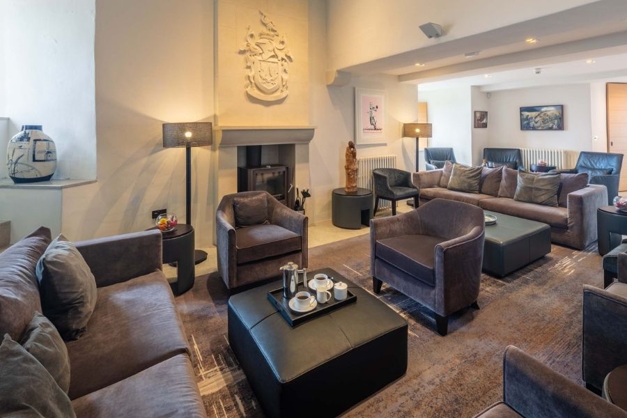 Roch Castle Hotel — interior and exterior view 10