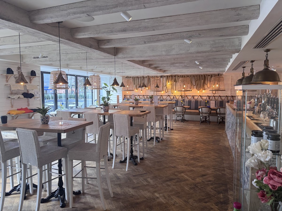 Sandy Mount House — interior and exterior view 5