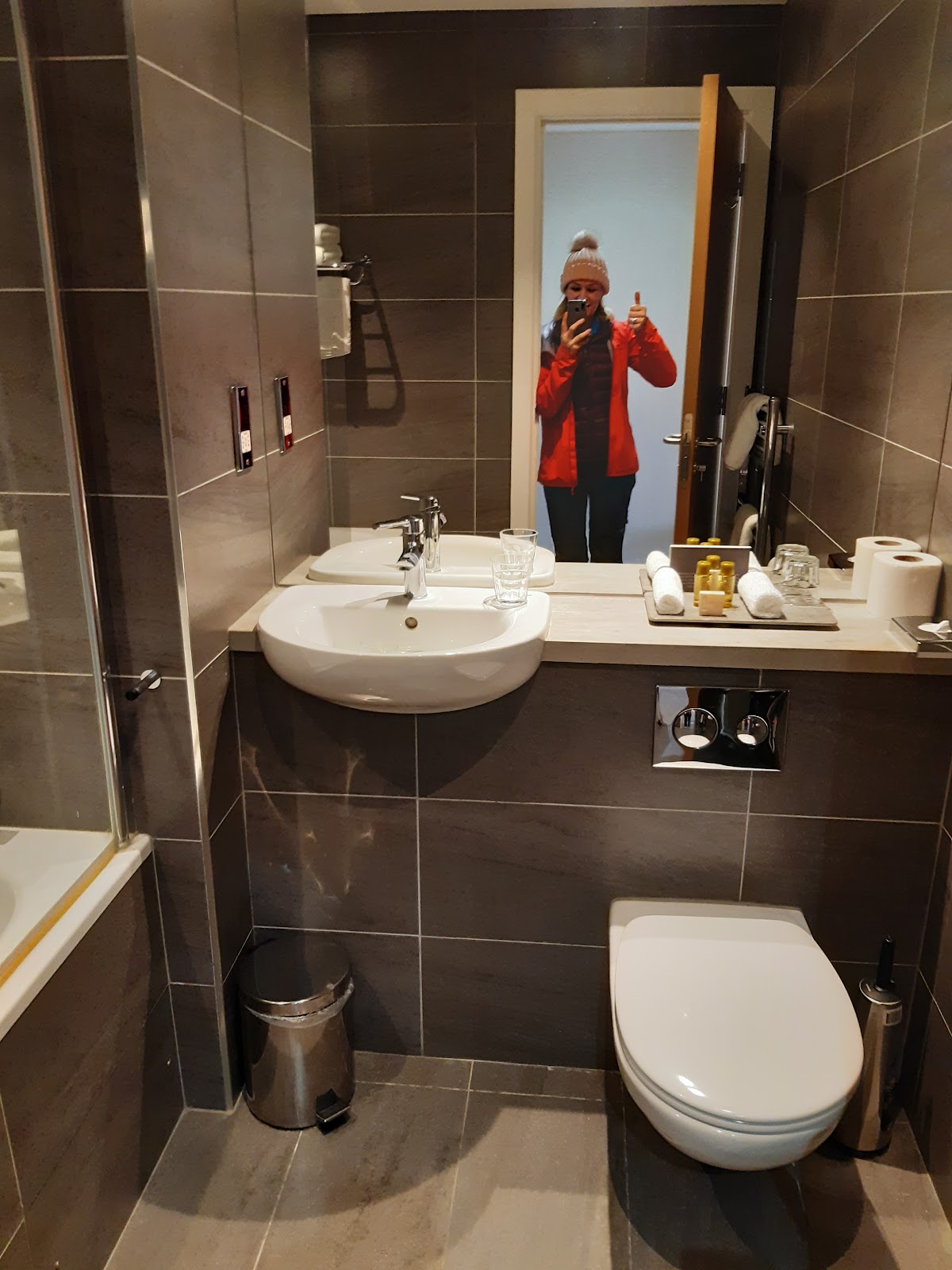 Kingshouse Hotel — interior and exterior view 3