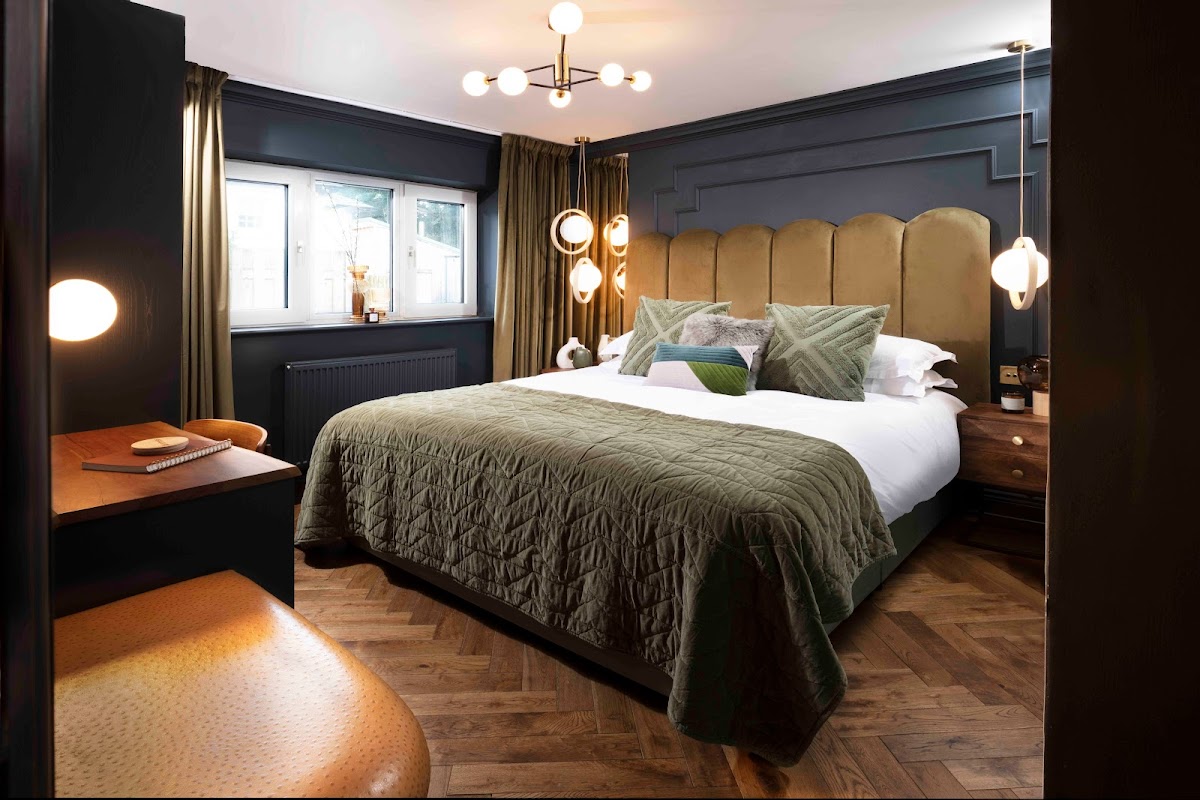 Another Place, The Lake — interior and exterior view 2