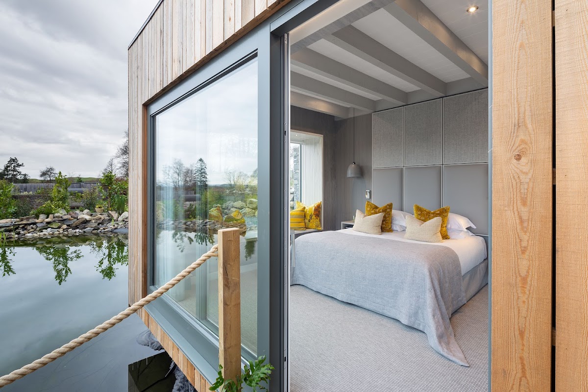 Gilpin Hotel & Lake House — interior and exterior view 6