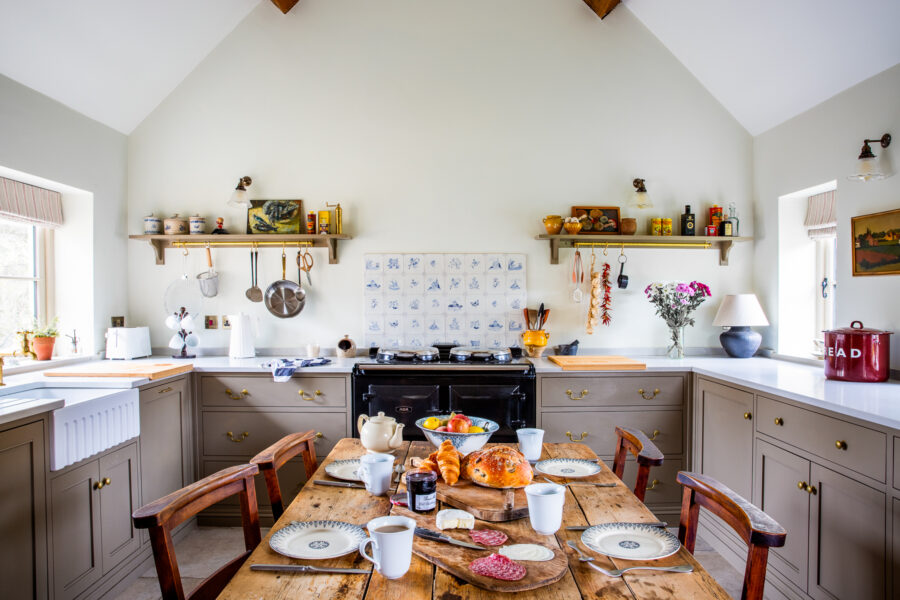 Todthatch — interior and exterior view 16