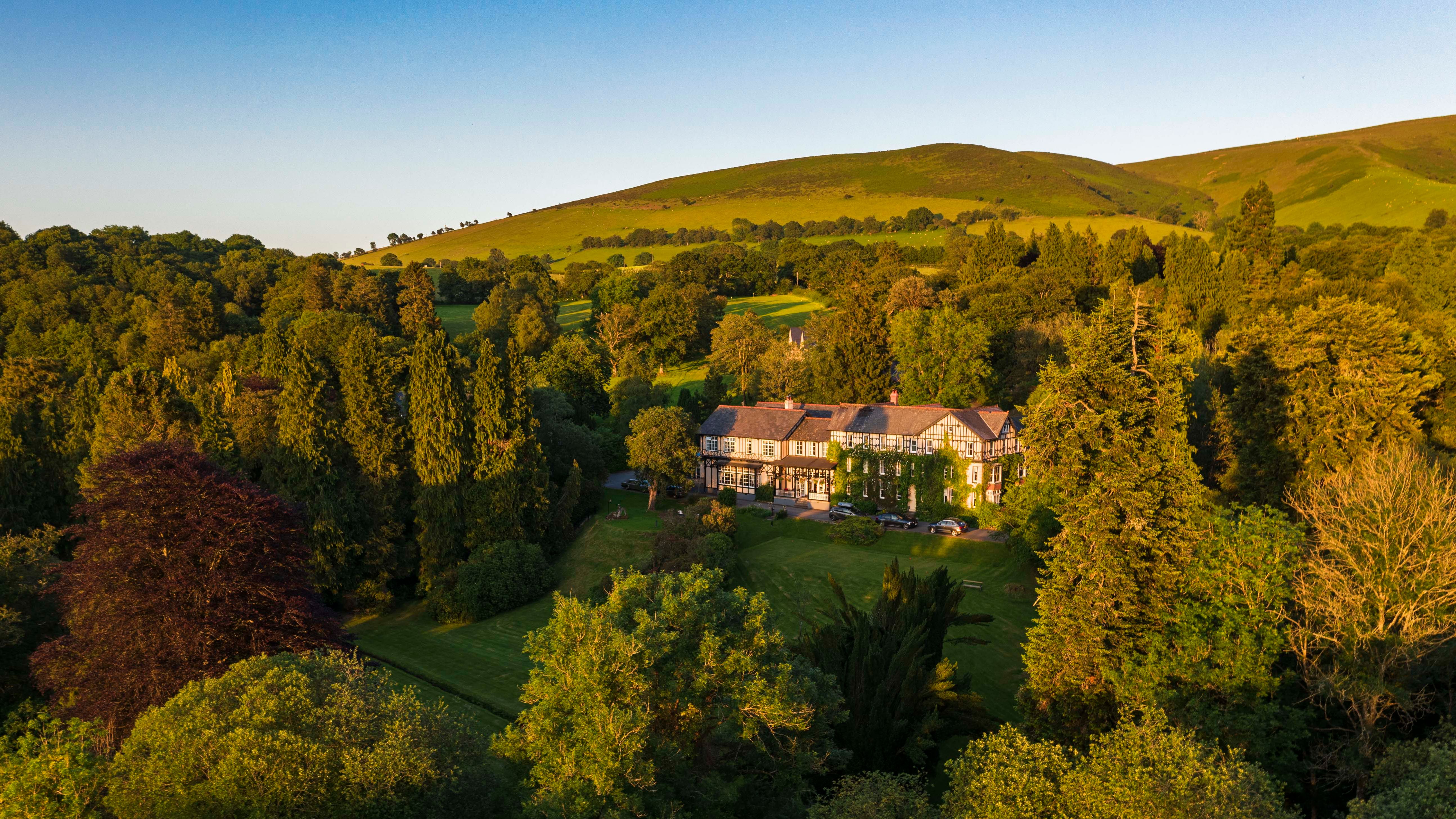 Lake Country House Hotel & Spa — interior and exterior view 7