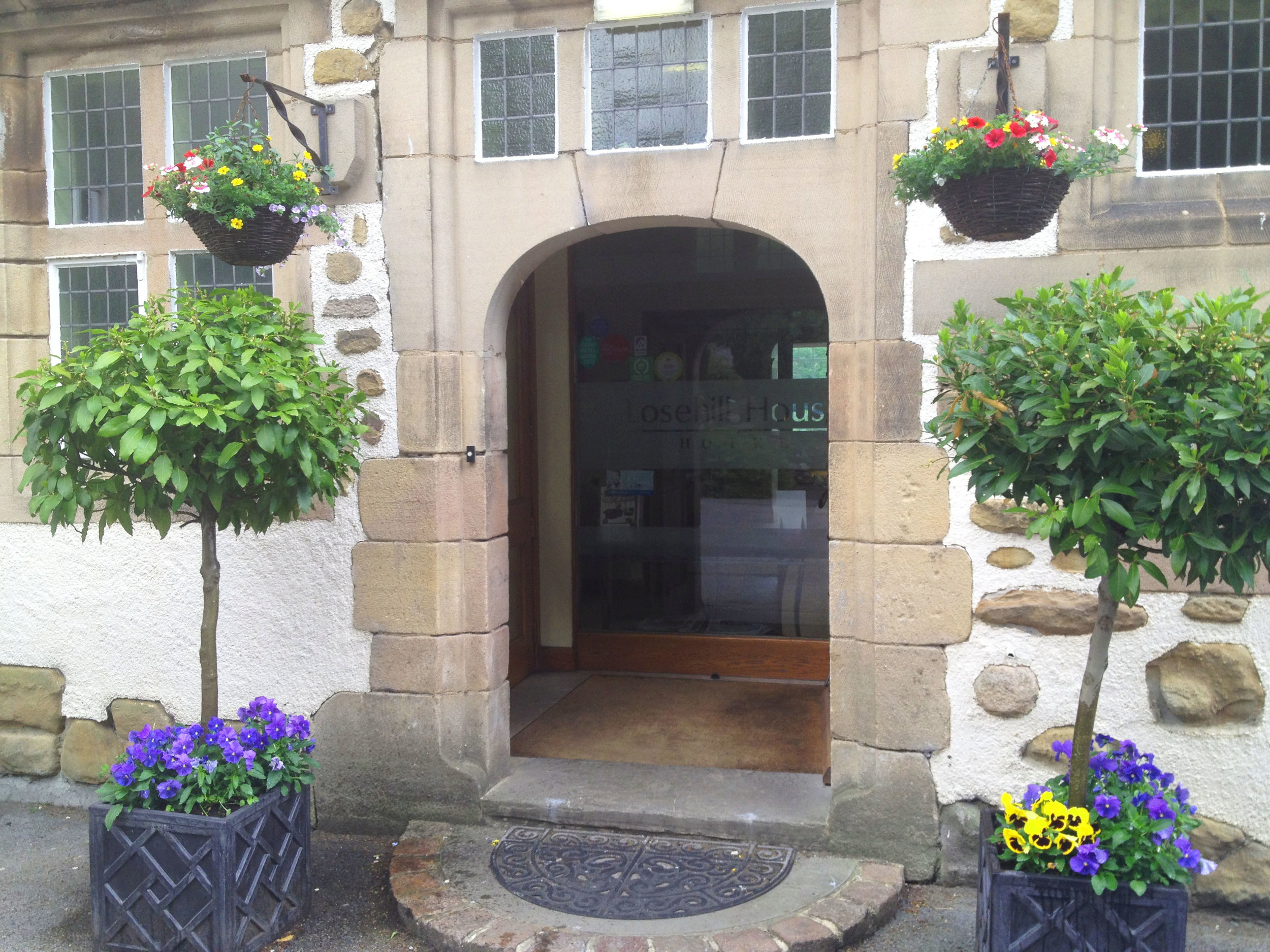 Losehill House Hotel & Spa — interior and exterior view 5