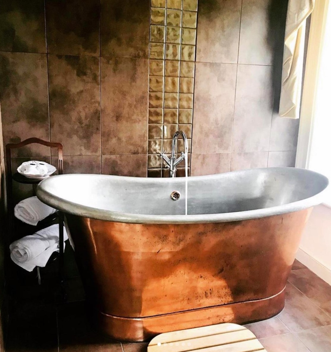 Crug Glas — interior and exterior view 3