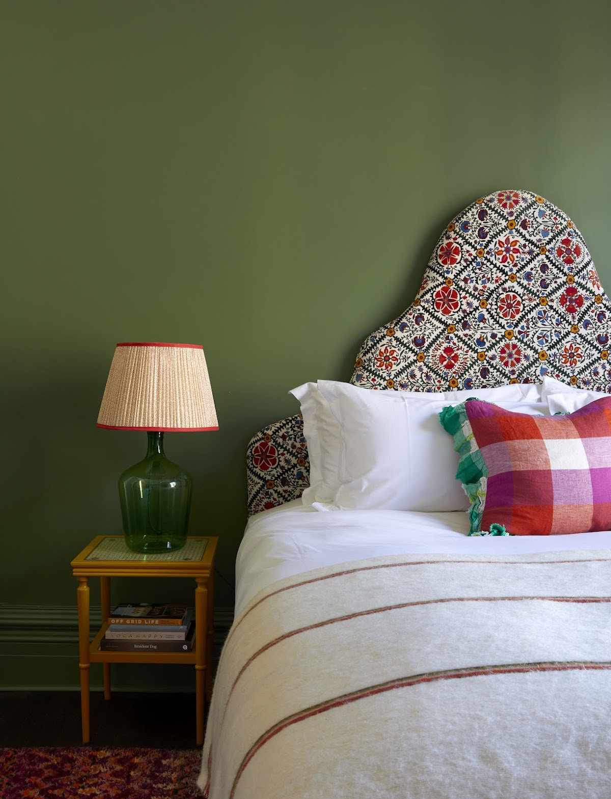 Artist Residence Brighton — interior and exterior view 4