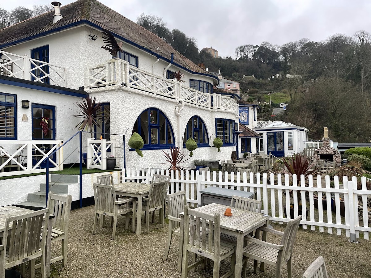 Cary Arms & Spa — interior and exterior view 5