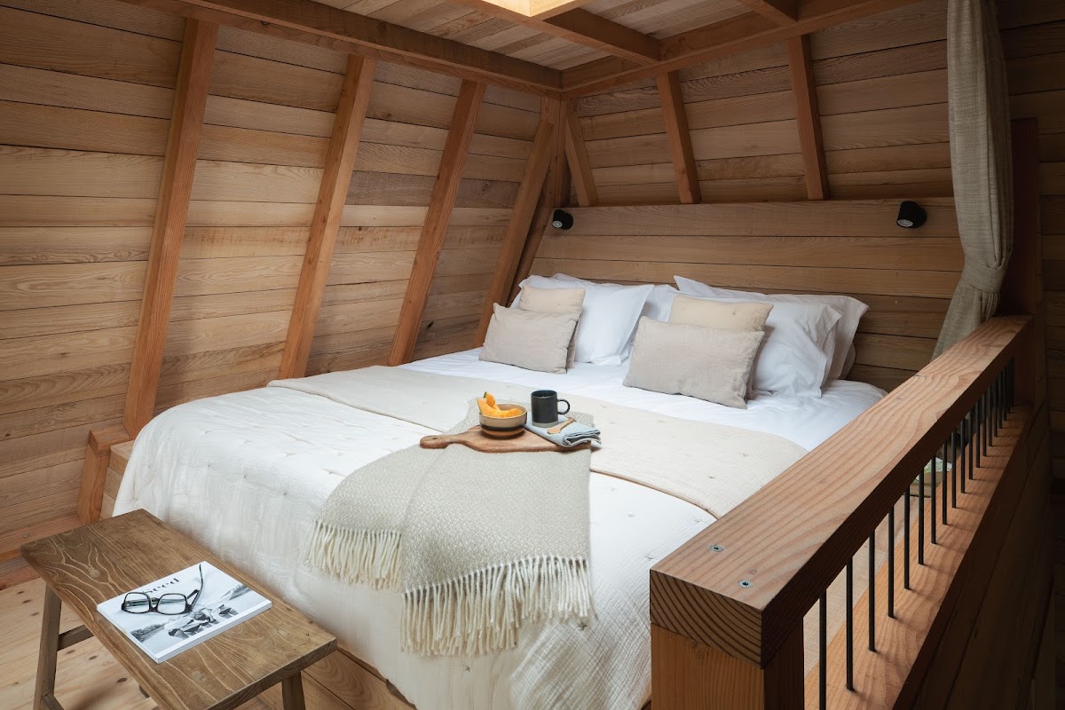 Nymetwood Treehouses — interior and exterior view 2