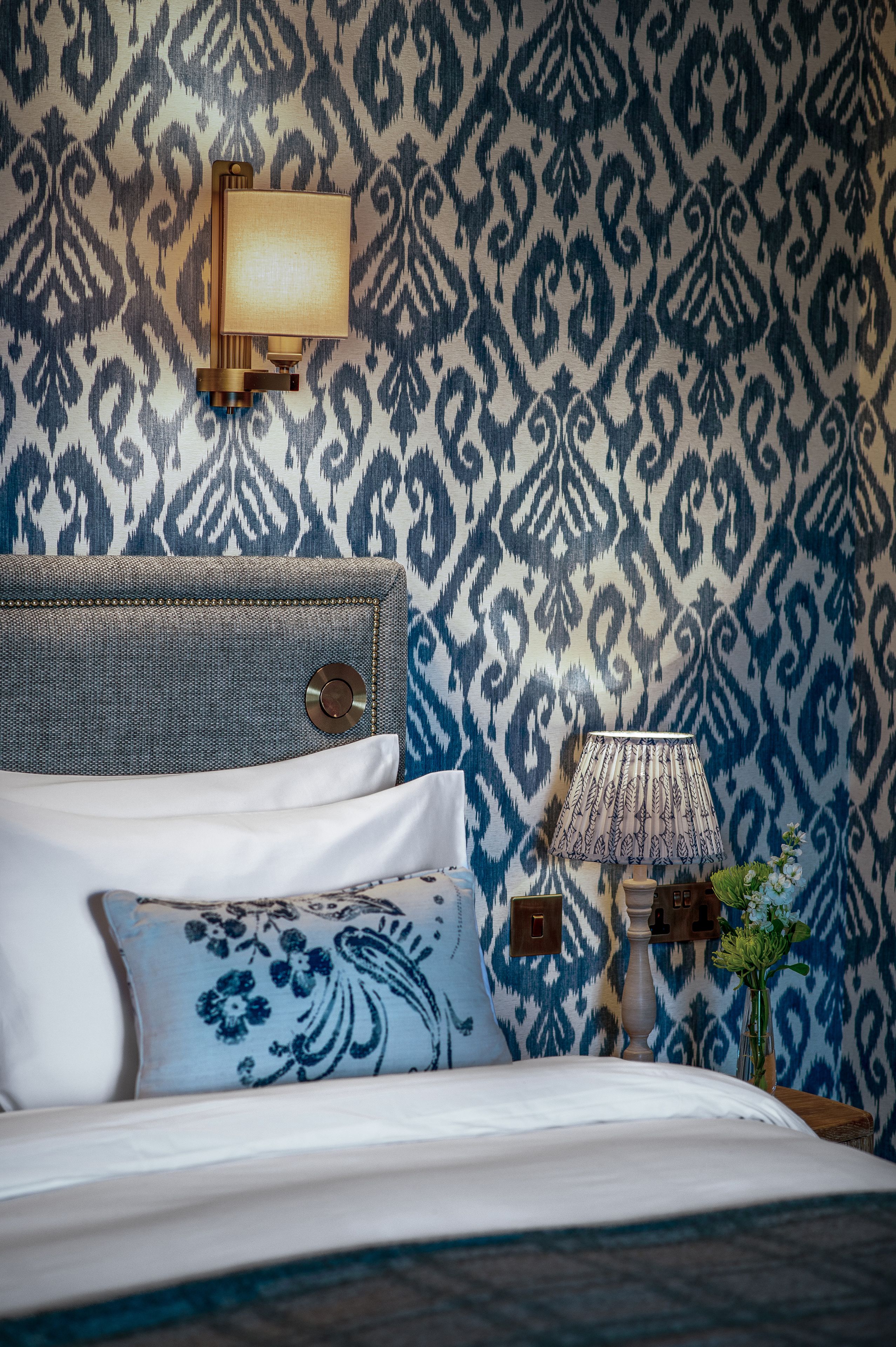 Langdale Chase — interior and exterior view 12