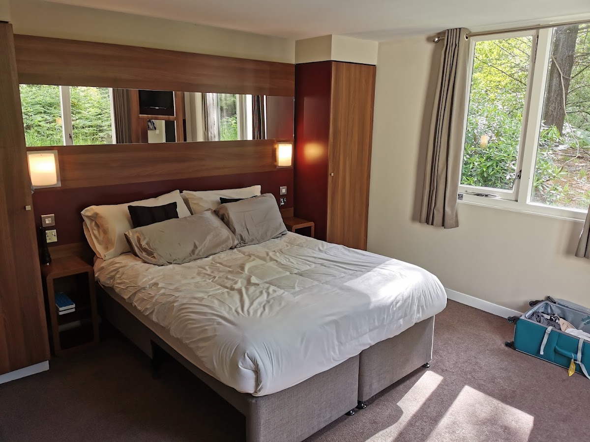 Center Parcs Treehouses — interior and exterior view 2