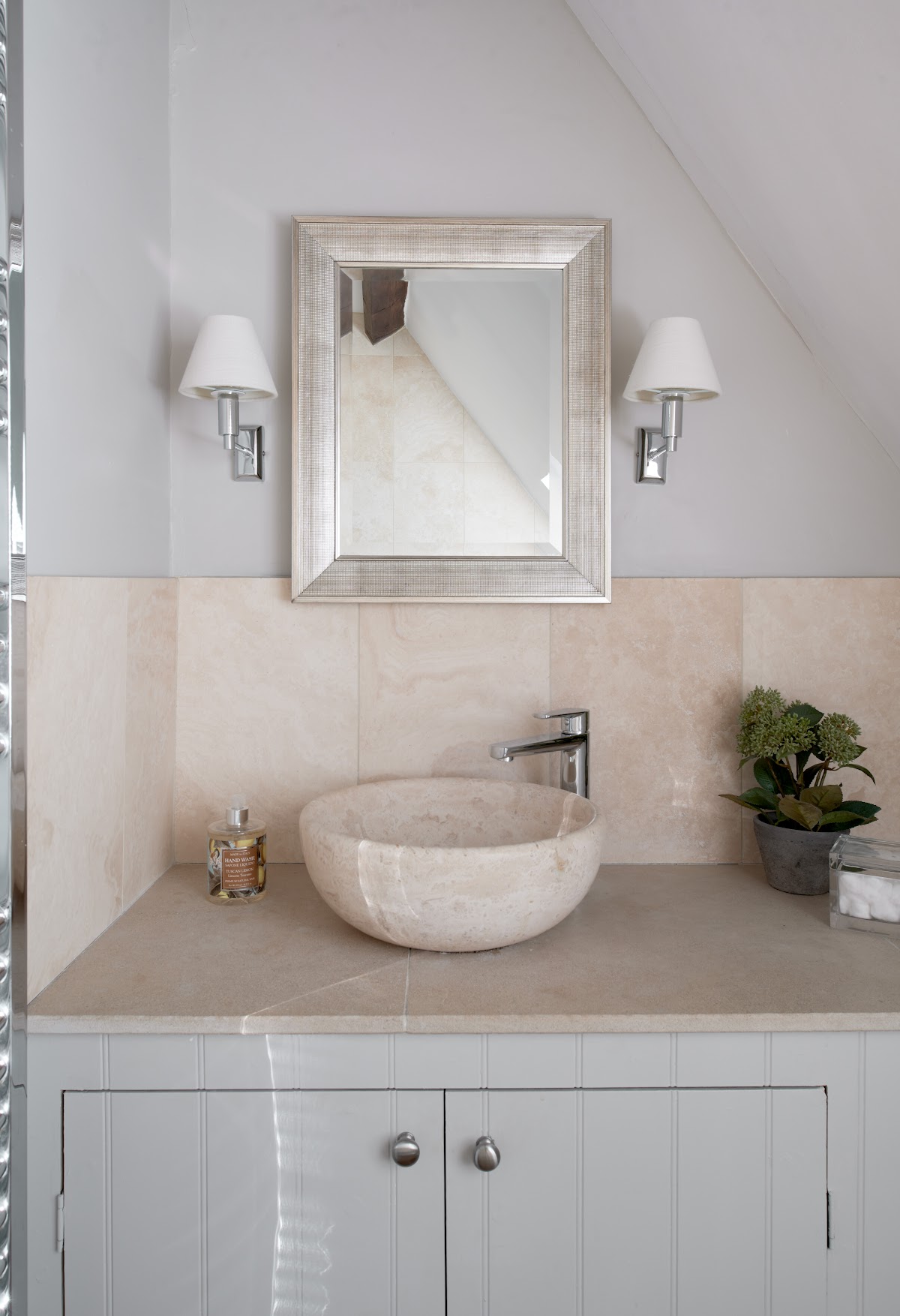 Todthatch — interior and exterior view 3