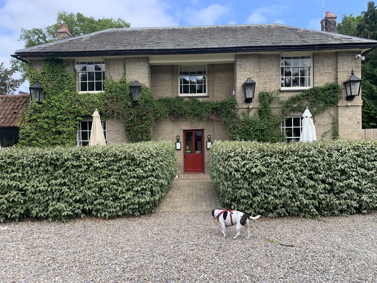 The King's Head Letheringsett — interior and exterior view 4