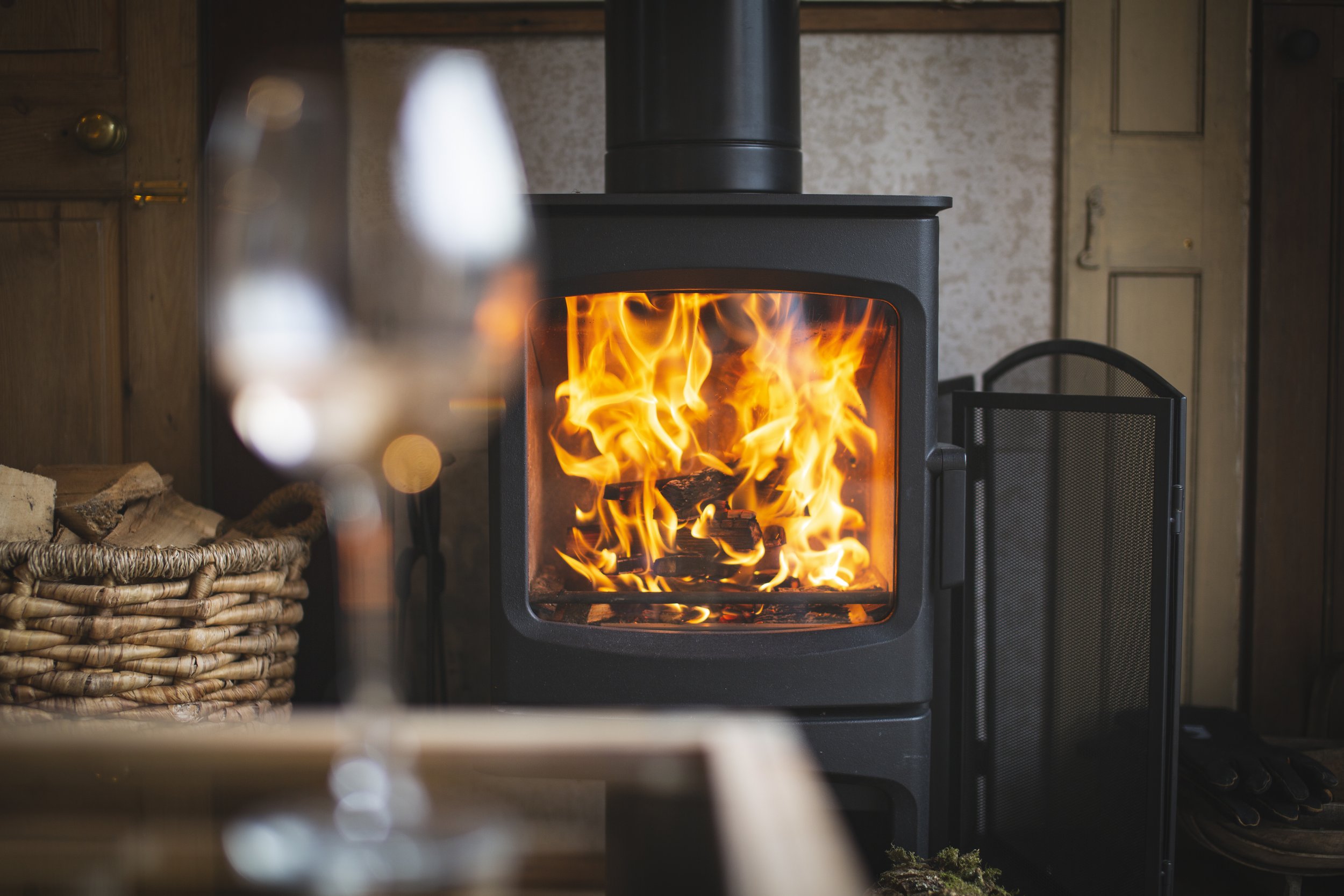 Lanrick Treehouses — interior and exterior view 10