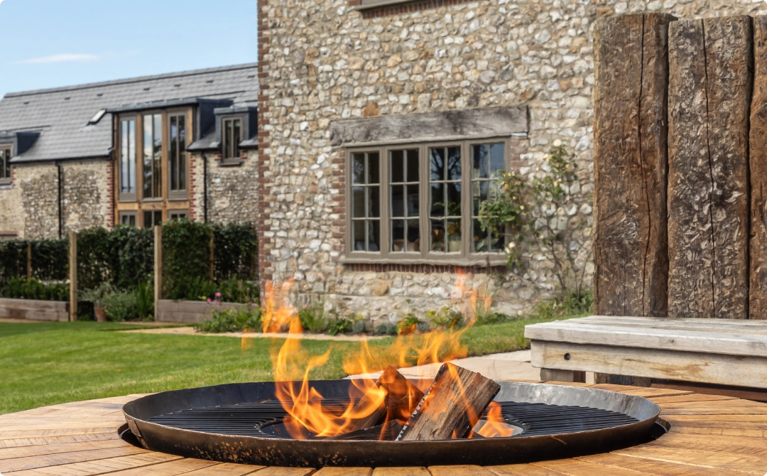 Louma Country Hotel — interior and exterior view 9