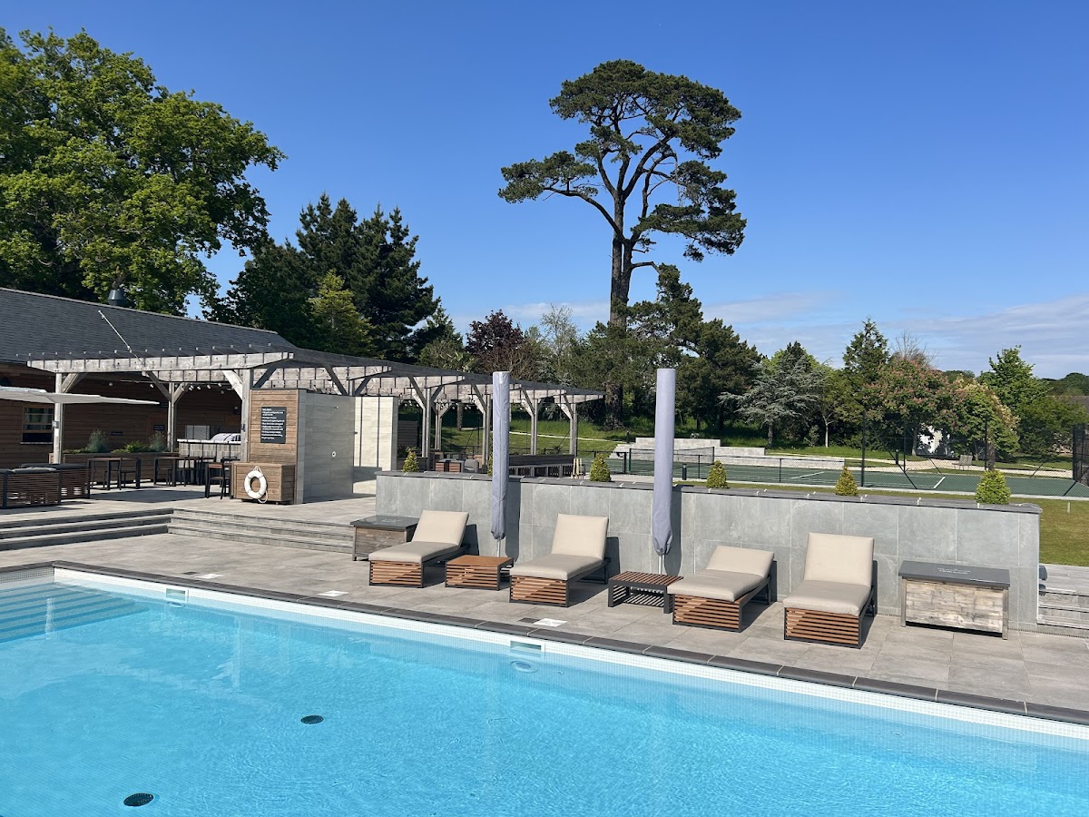 Lympstone Manor Hotel Restaurant & Vineyard — interior and exterior view 3