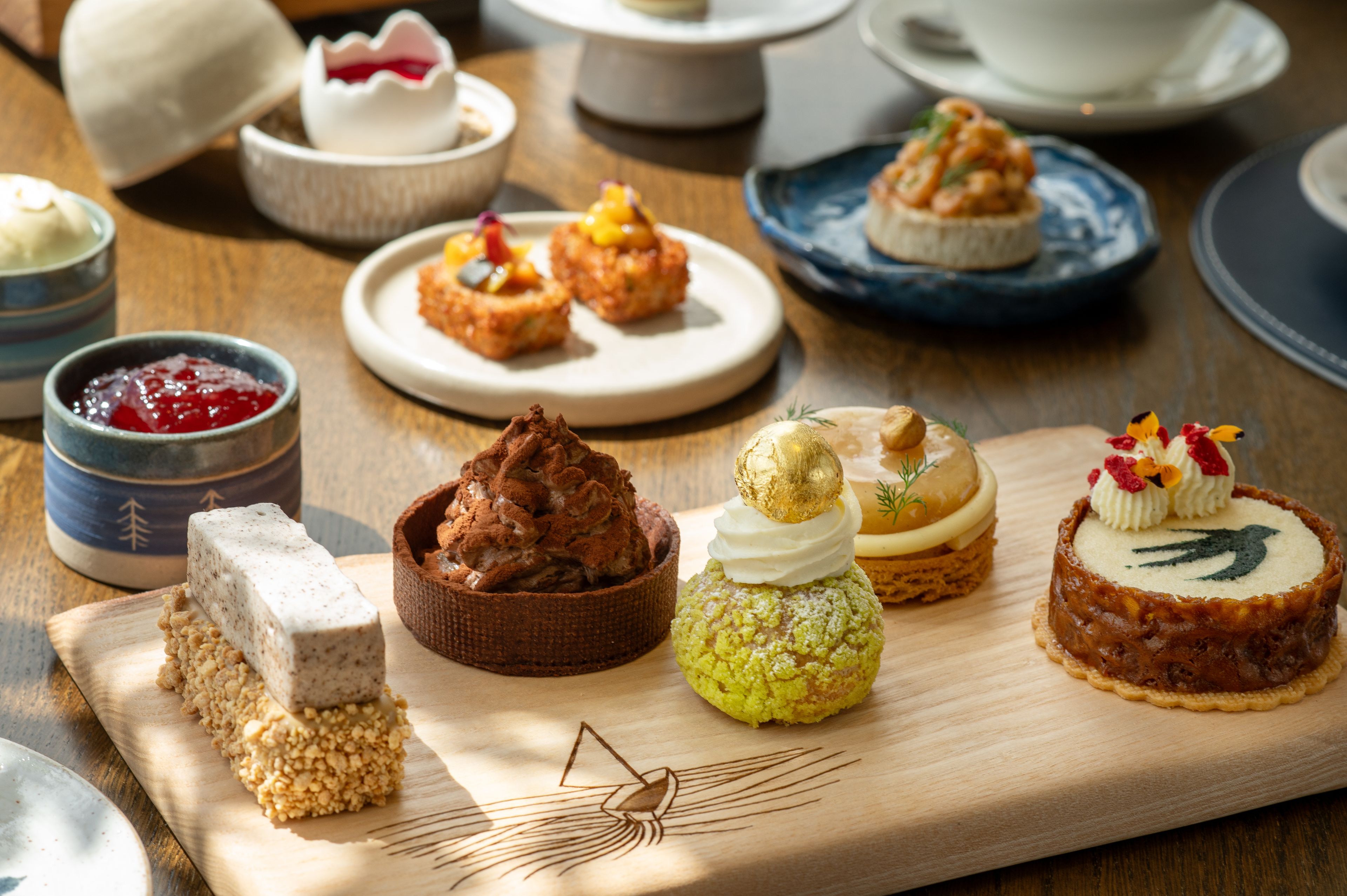 Langdale Chase — interior and exterior view 16