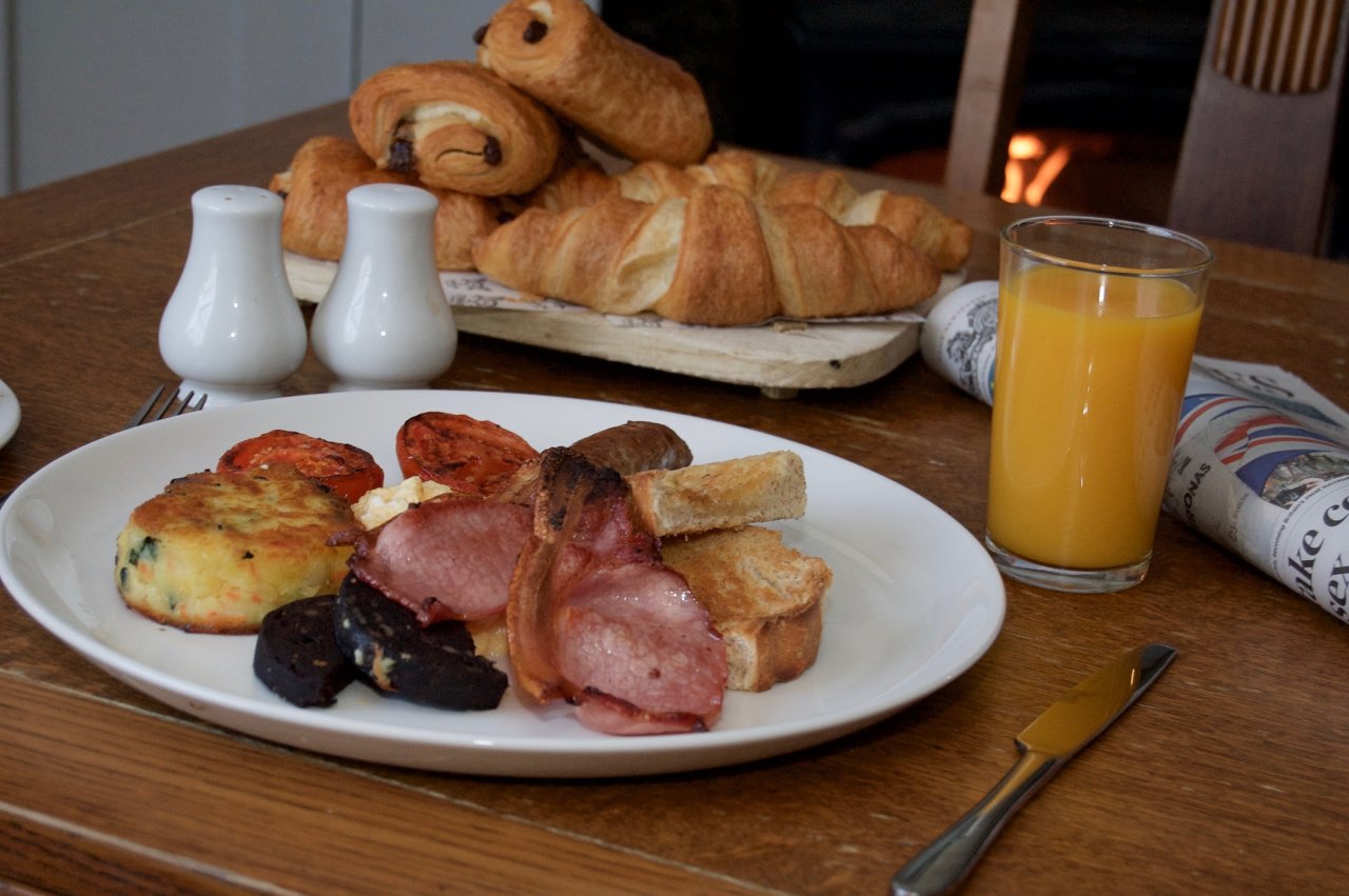 The Grosvenor Arms — interior and exterior view 14