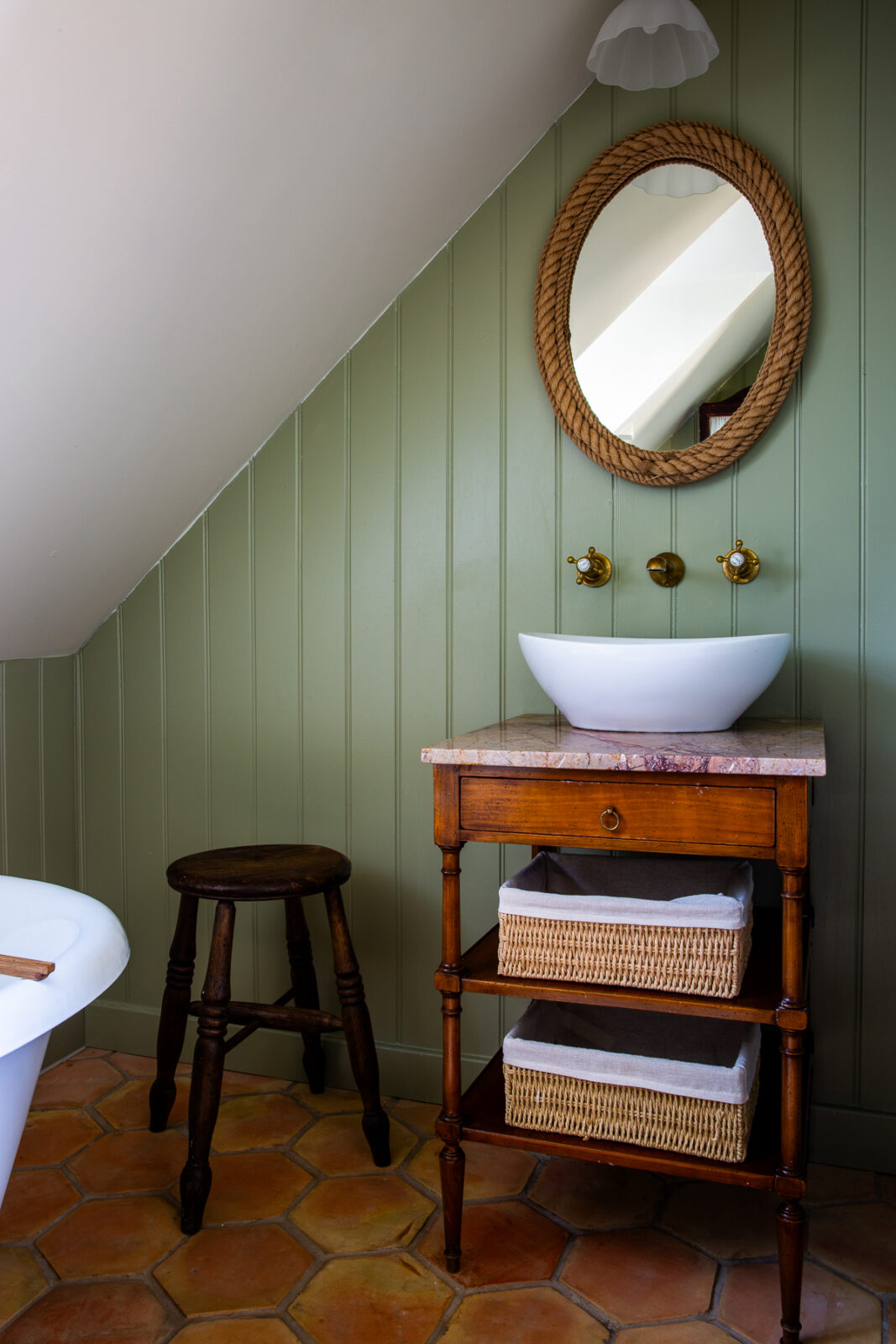 Todthatch — interior and exterior view 49