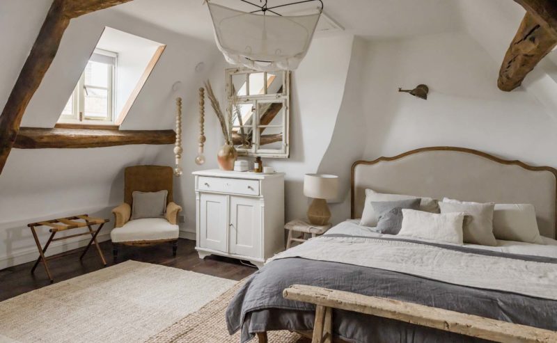 Todthatch — interior and exterior view 69