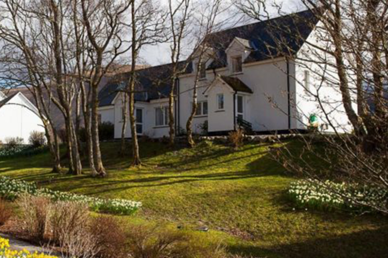 Fort Road — interior and exterior view 7