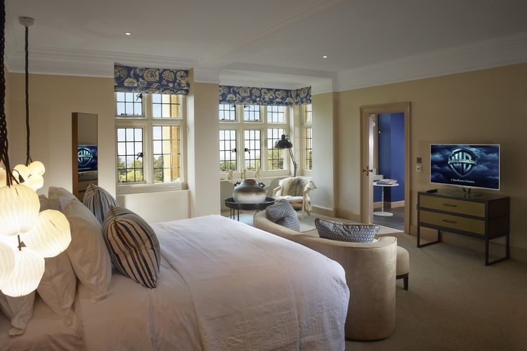 Foxhill Manor — interior and exterior view 14