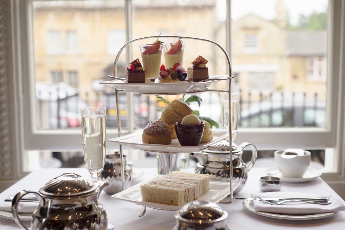 Cotswold House Hotel and Spa — interior and exterior view 3