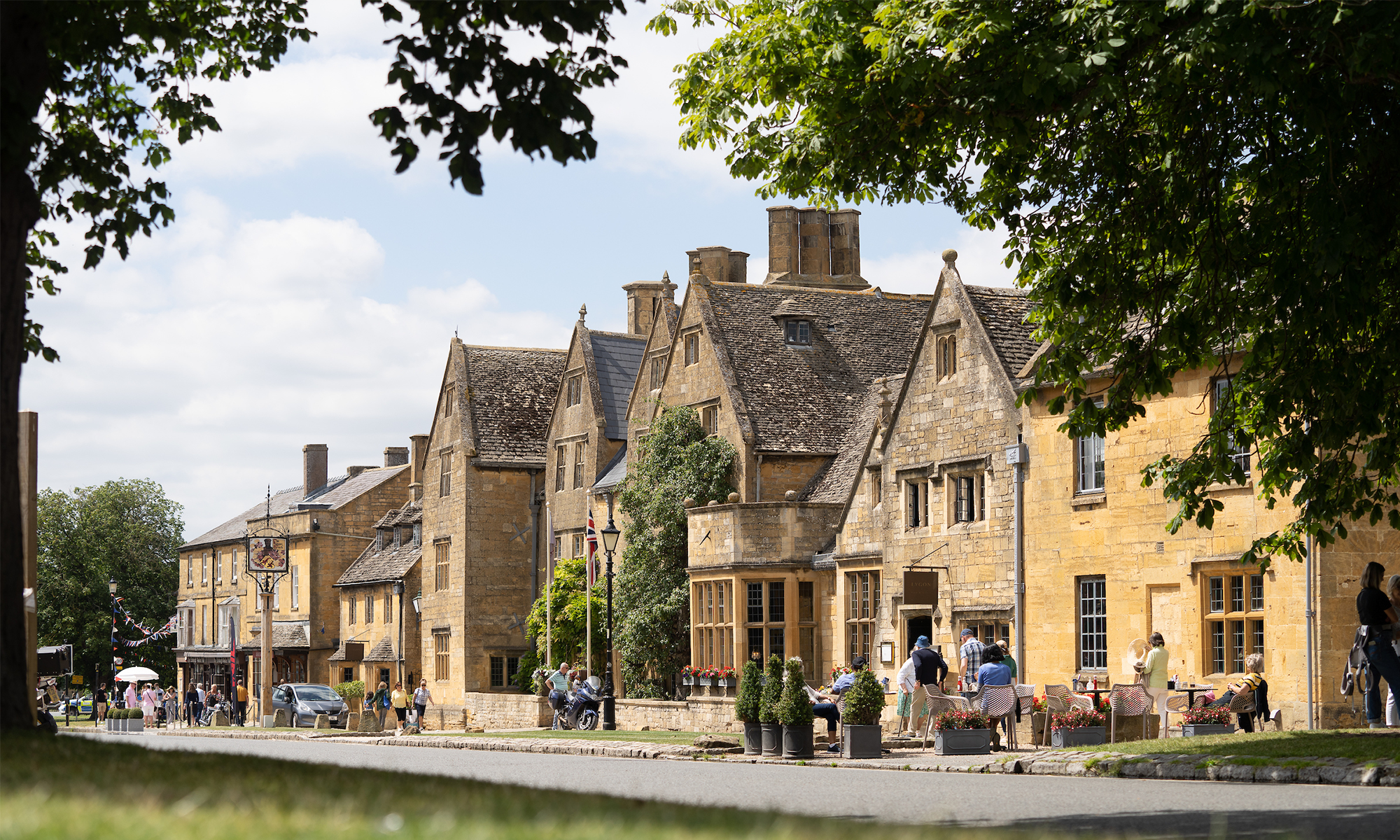 The Lygon Arms Hotel — interior and exterior view 24