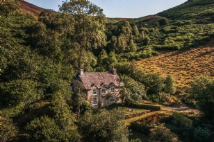 Aquila — interior and exterior view 6