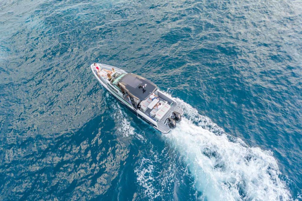 The George — interior and exterior view 7