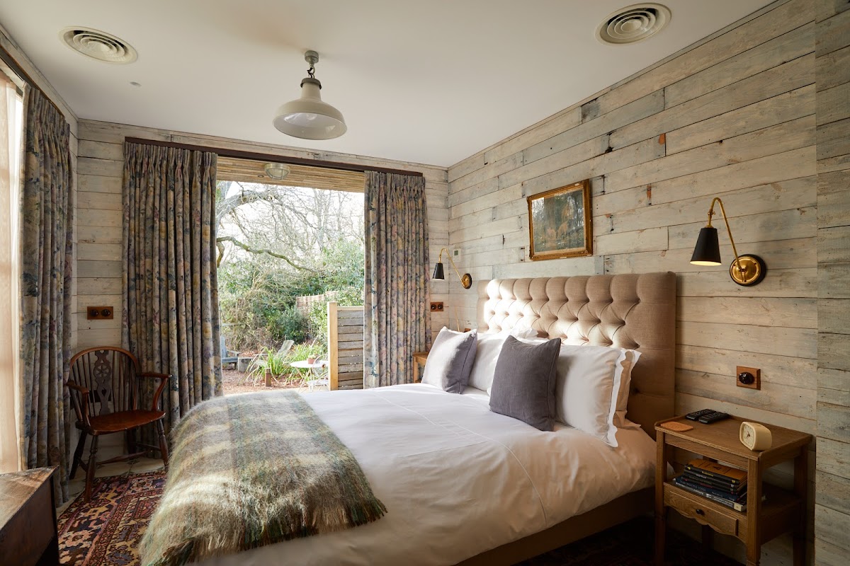 The Pig (original) — interior and exterior view 2