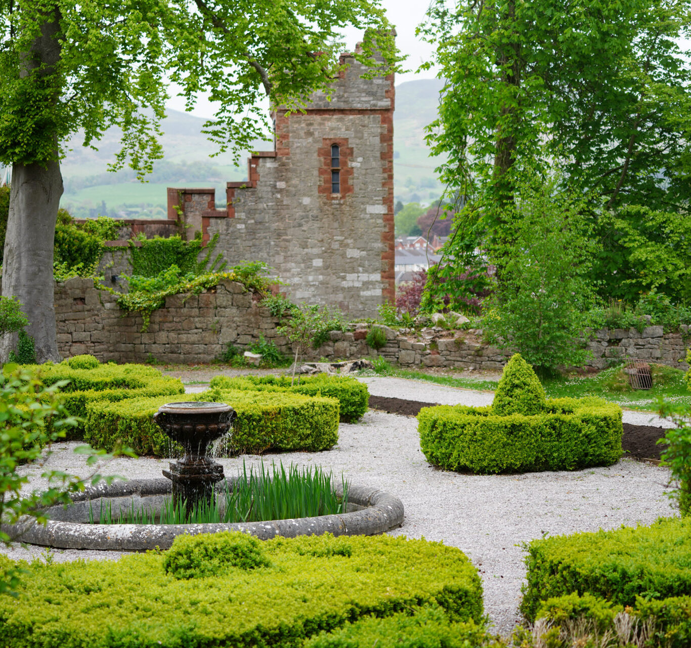 Ruthin Castle Hotel & Spa — interior and exterior view 8