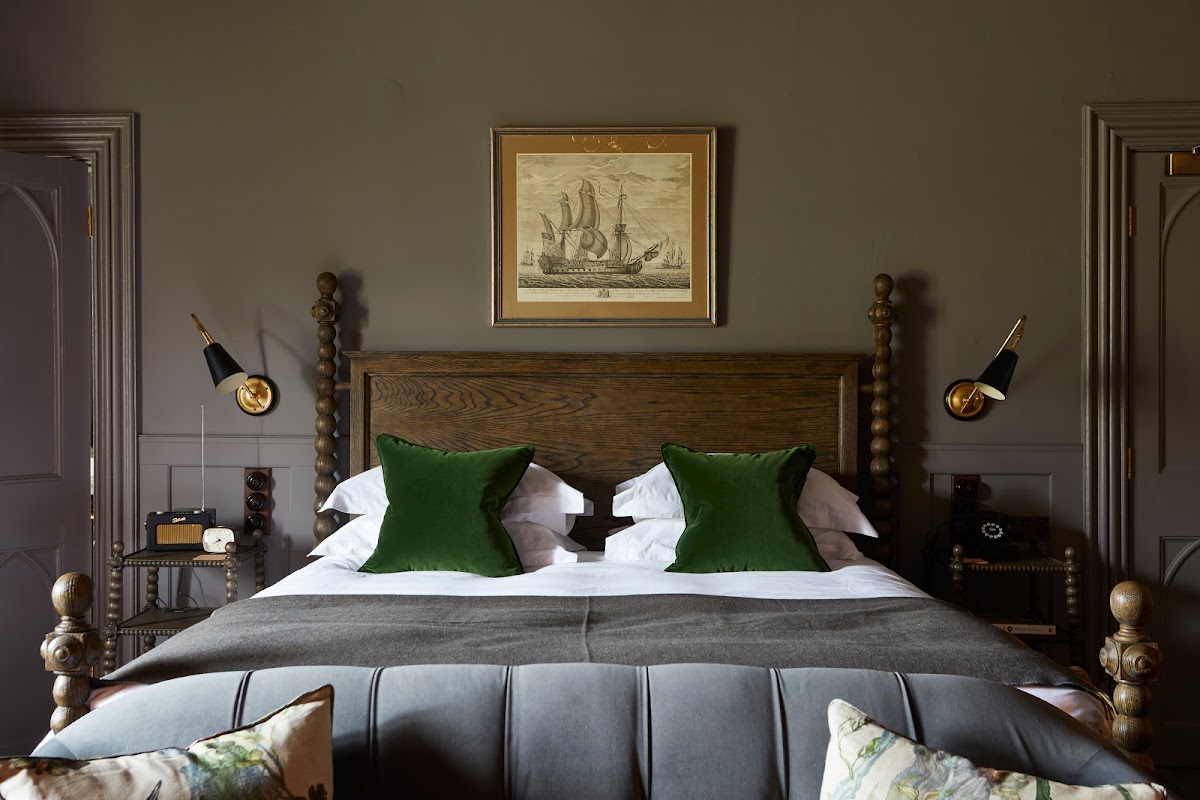 The Pig at Harlyn Bay — interior and exterior view 6