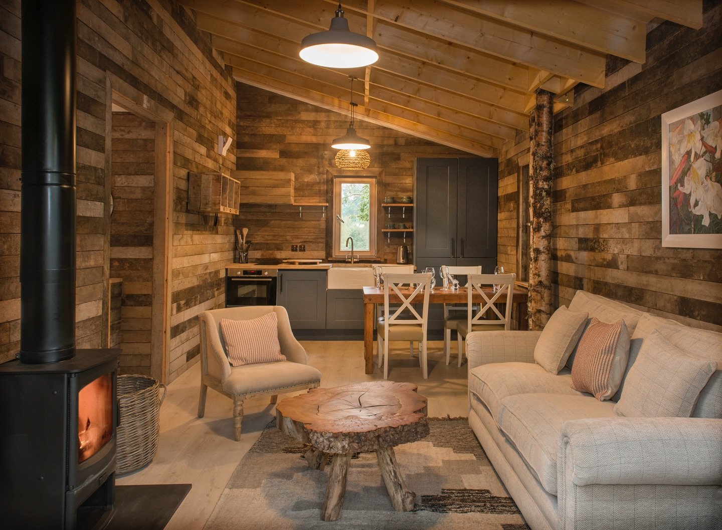 Lanrick Treehouses — interior and exterior view 16