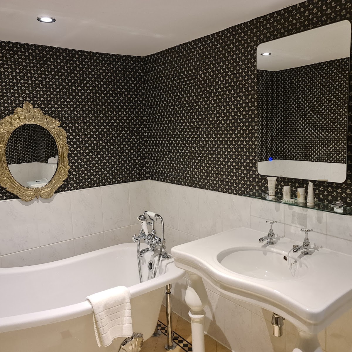 The Ollerod — interior and exterior view 3