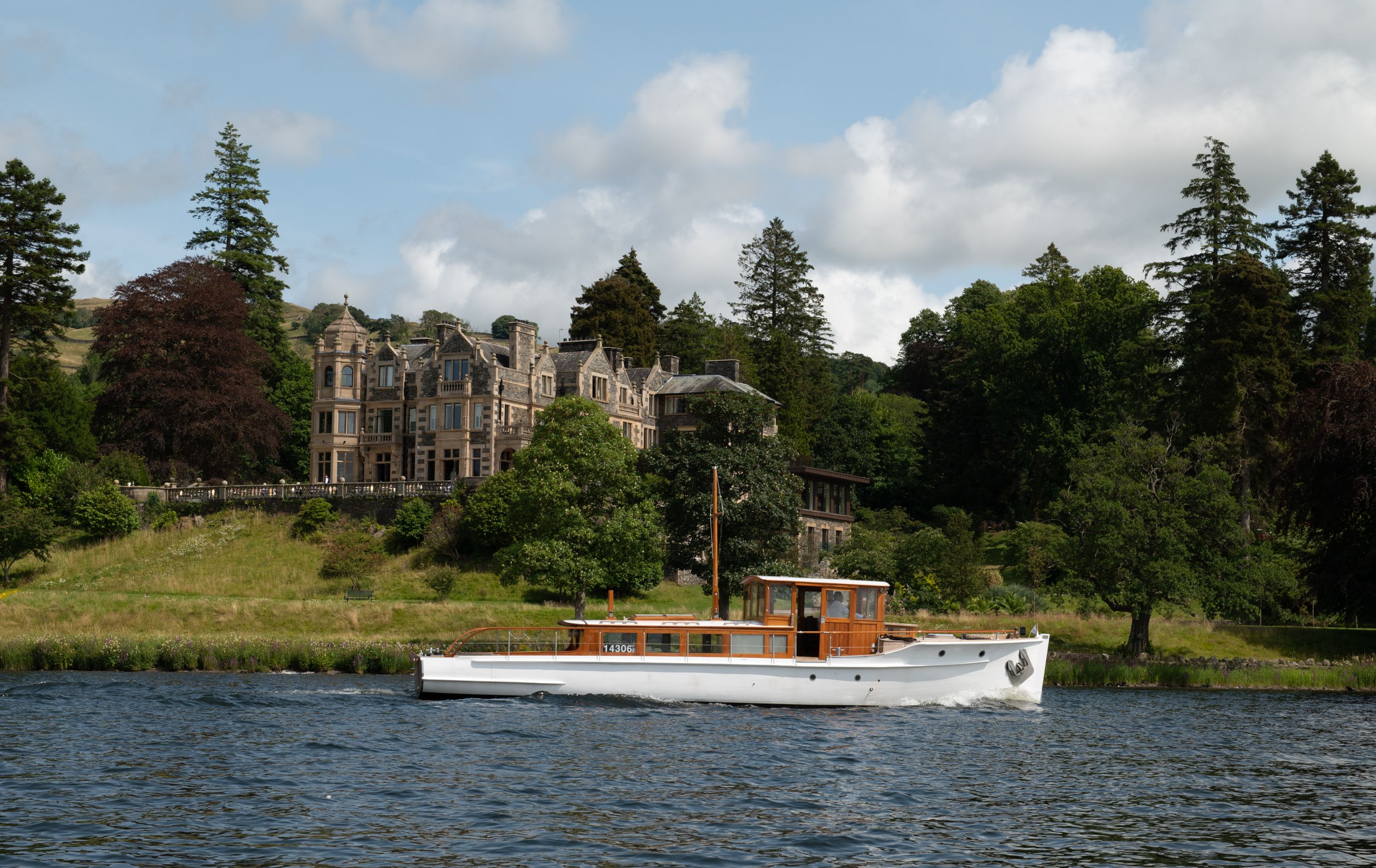 Langdale Chase — interior and exterior view 38