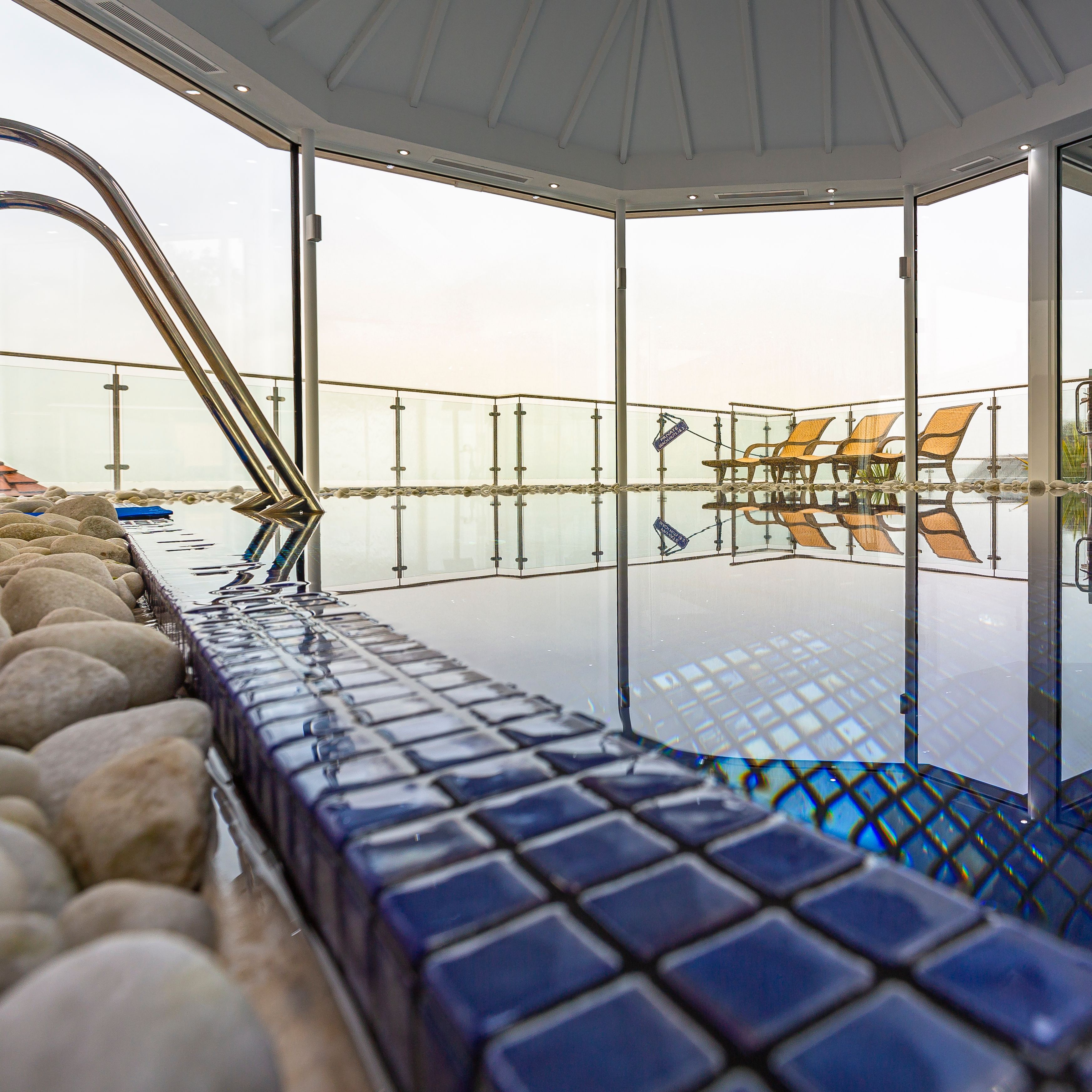 Cary Arms & Spa — interior and exterior view 15